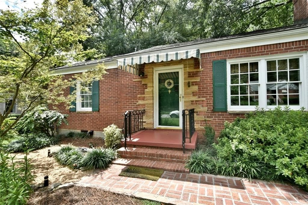 2637 Pineview Drive, Decatur, GA 30030 — most recent listing photo