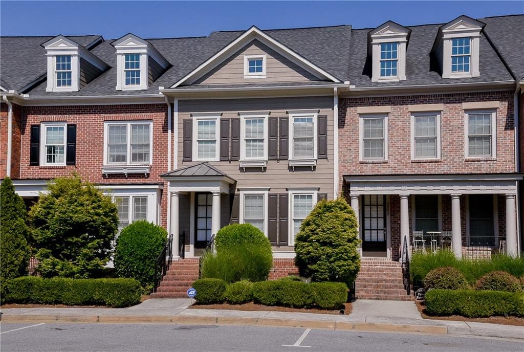 3 bedroom, 2,440 sq ft townhouse sold at 6204 Carriage Gate Lane 6, Mableton, GA 30126