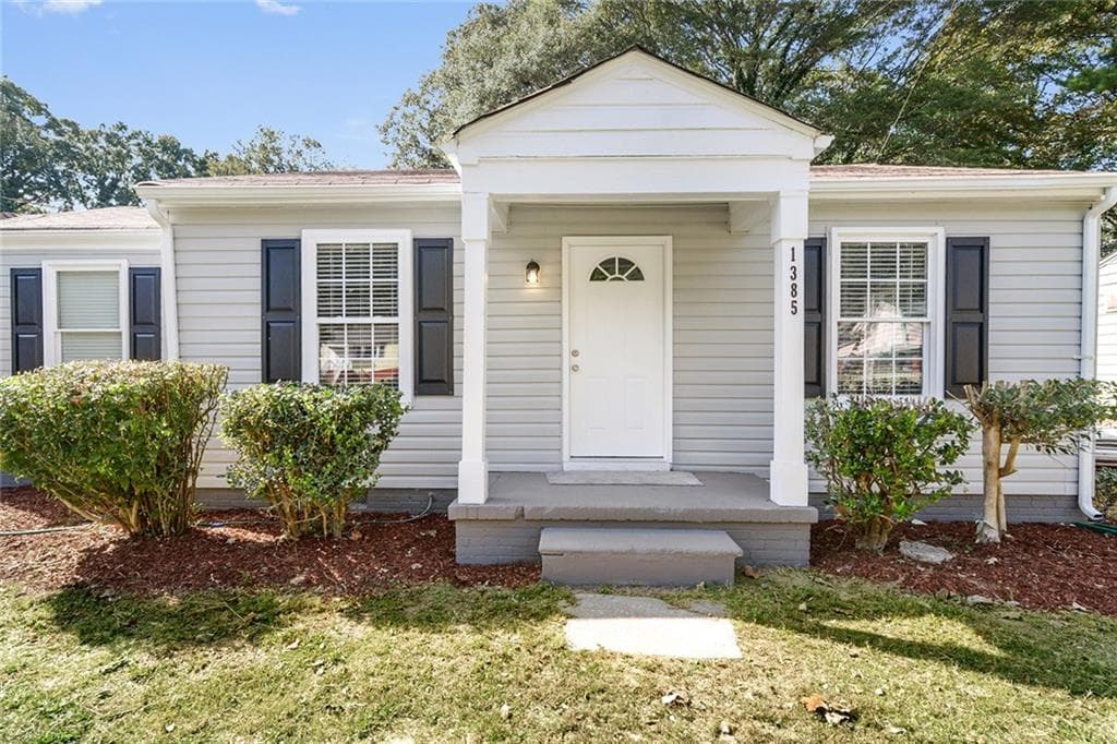 3 bedroom, 1,008 sq ft single family residence sold at 1385 Kenilworth Drive, Atlanta, GA 30310