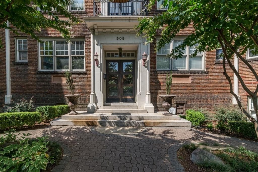 908 Juniper Street 105, Atlanta, GA 30309 — most recent listing photo