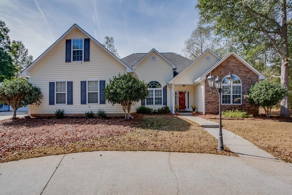 3 bedroom, 2,241 sq ft single family residence sold at 7326 Raleigh Way, Bethlehem, GA 30620