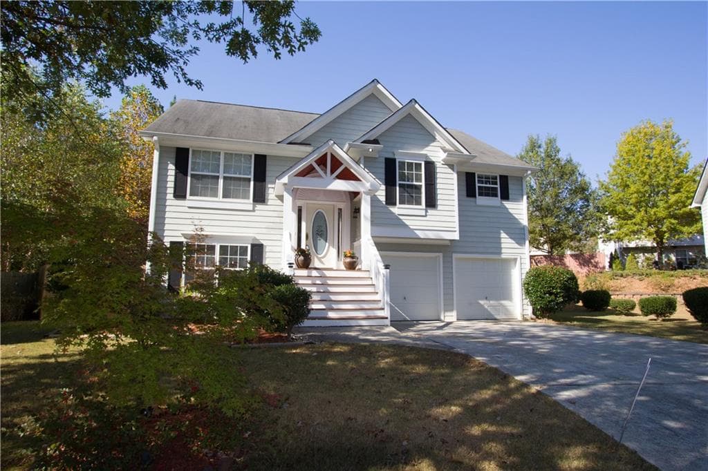 5 bedroom, 2,333 sq ft single family residence sold at 2538 Hampton Valley Drive, Marietta, GA 30008