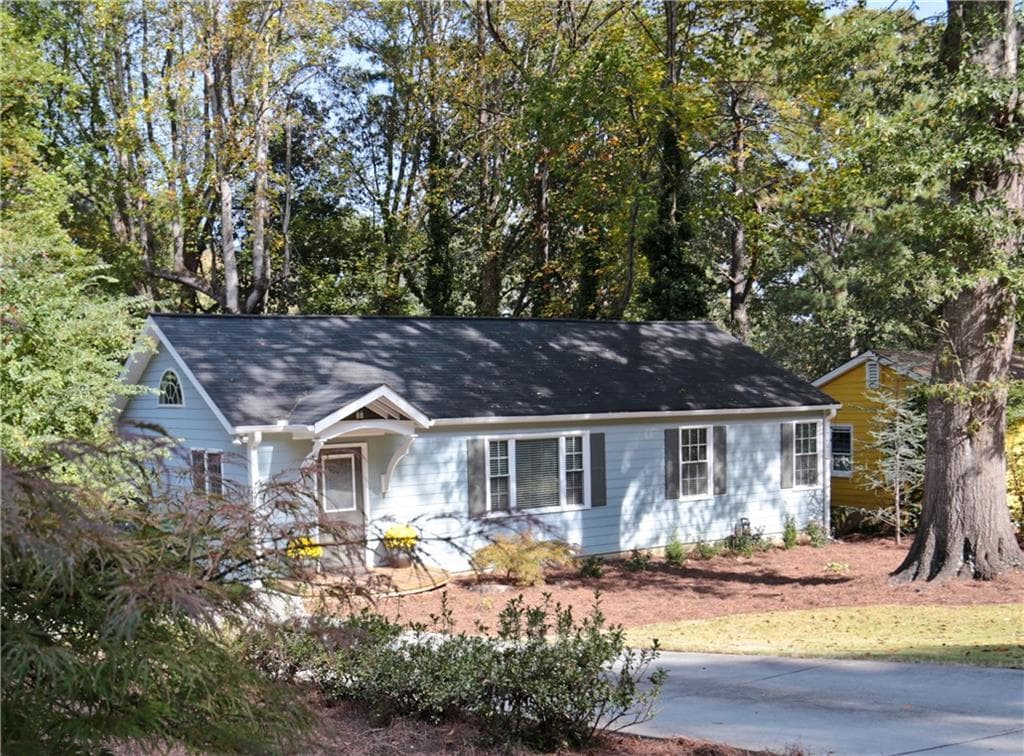 2 bedroom, 1,150 sq ft single family residence sold at 2274 Brengare Drive, Decatur, GA 30033