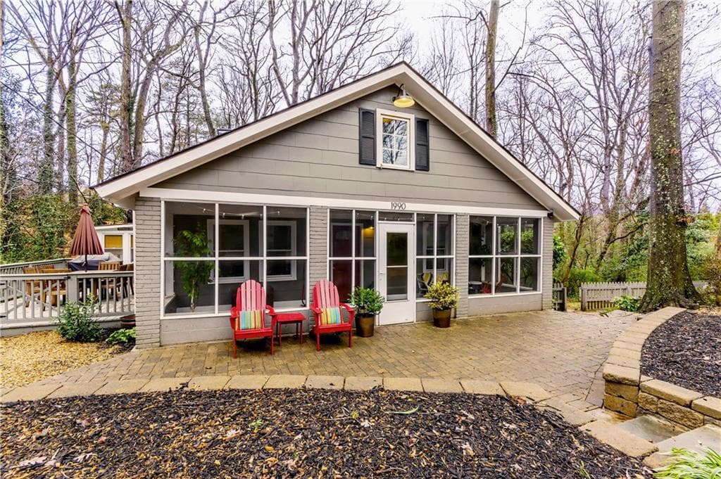 3 bedroom, 2,219 sq ft single family residence sold at 1990 Cambria Avenue, Atlanta, GA 30318