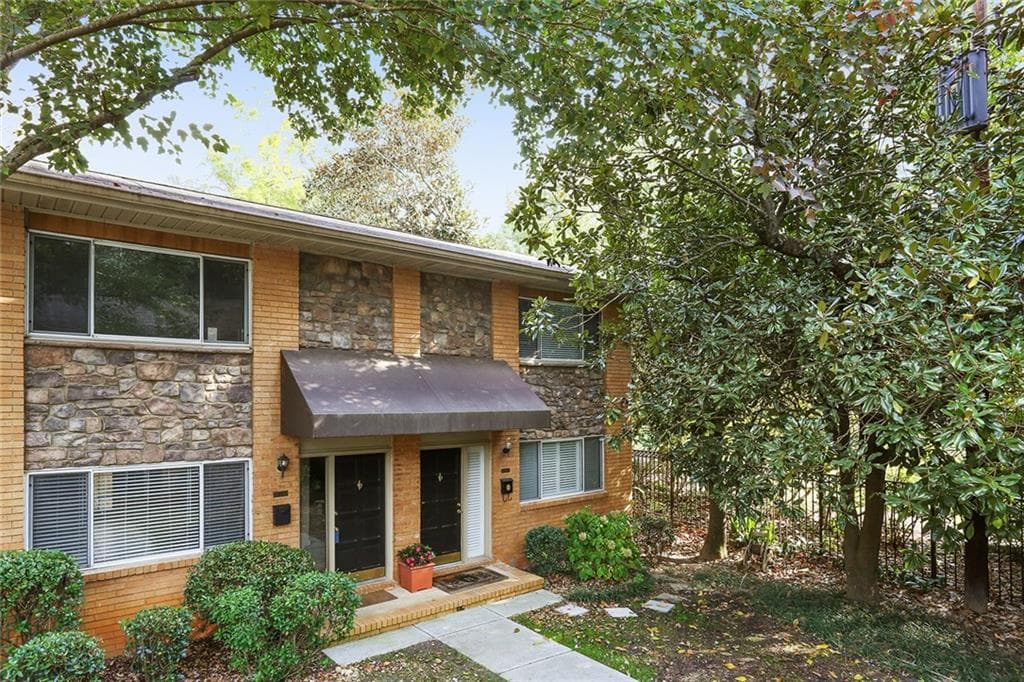 2 bedroom, 1,036 sq ft townhouse sold at 100 Biscayne Drive B2, Atlanta, GA 30309
