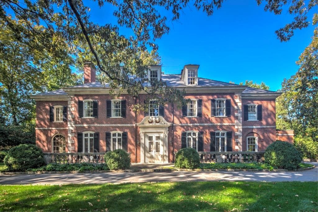 7 bedroom single family residence sold at 2922 Andrews Drive, Atlanta, GA 30305