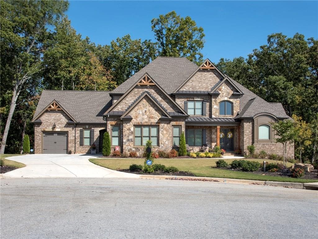 4 bedroom, 4,637 sq ft single family residence sold at 4583 Wingfield Way, Flowery Branch, GA 30542