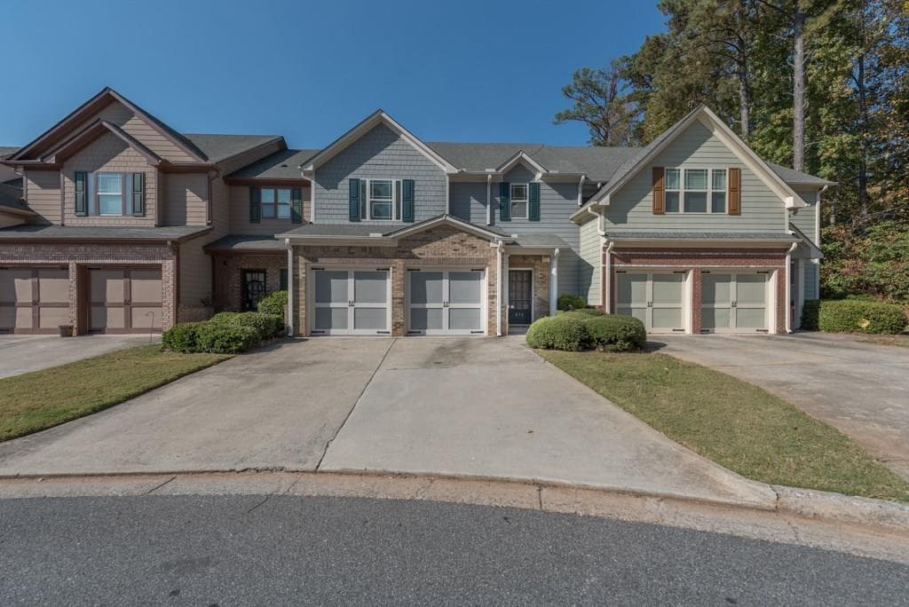3 bedroom, 2,184 sq ft condominium sold at 275 Brownstone Circle 26, Marietta, GA 30008