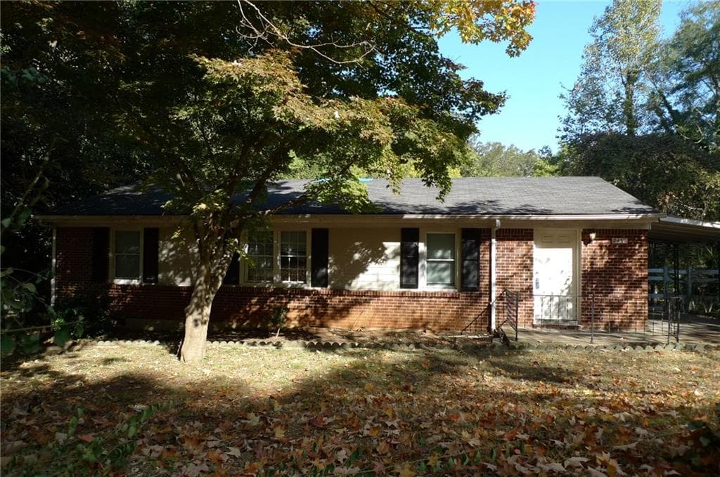 3 bedroom, 1,175 sq ft single family residence sold at 2434 Meadow Park Drive, Atlanta, GA 30315