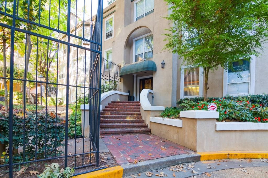 244 13th Street 207, Atlanta, GA 30309 — most recent listing photo