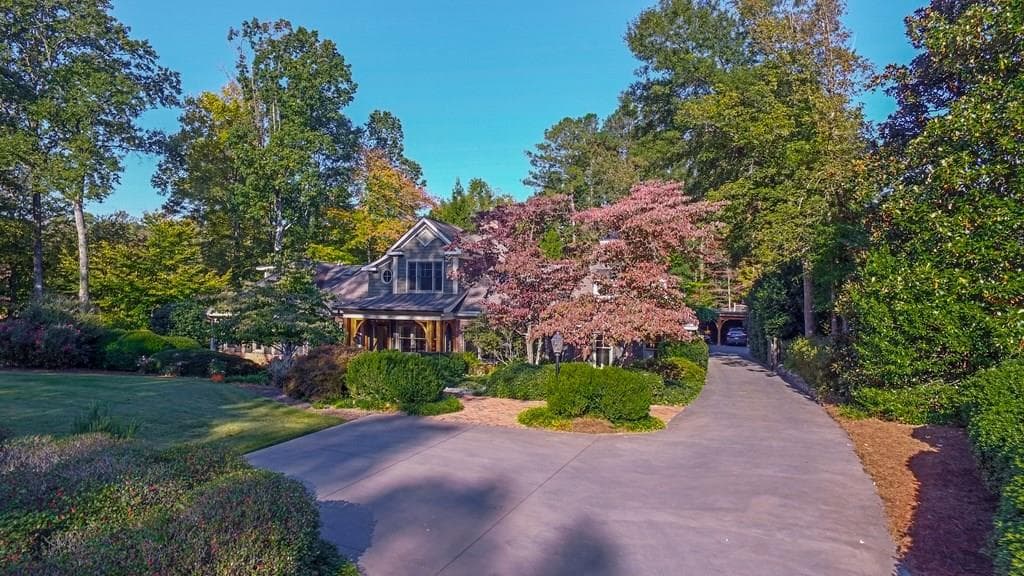 5 bedroom, 6,078 sq ft single family residence sold at 3148 Darbytown Court, Atlanta, GA 30339