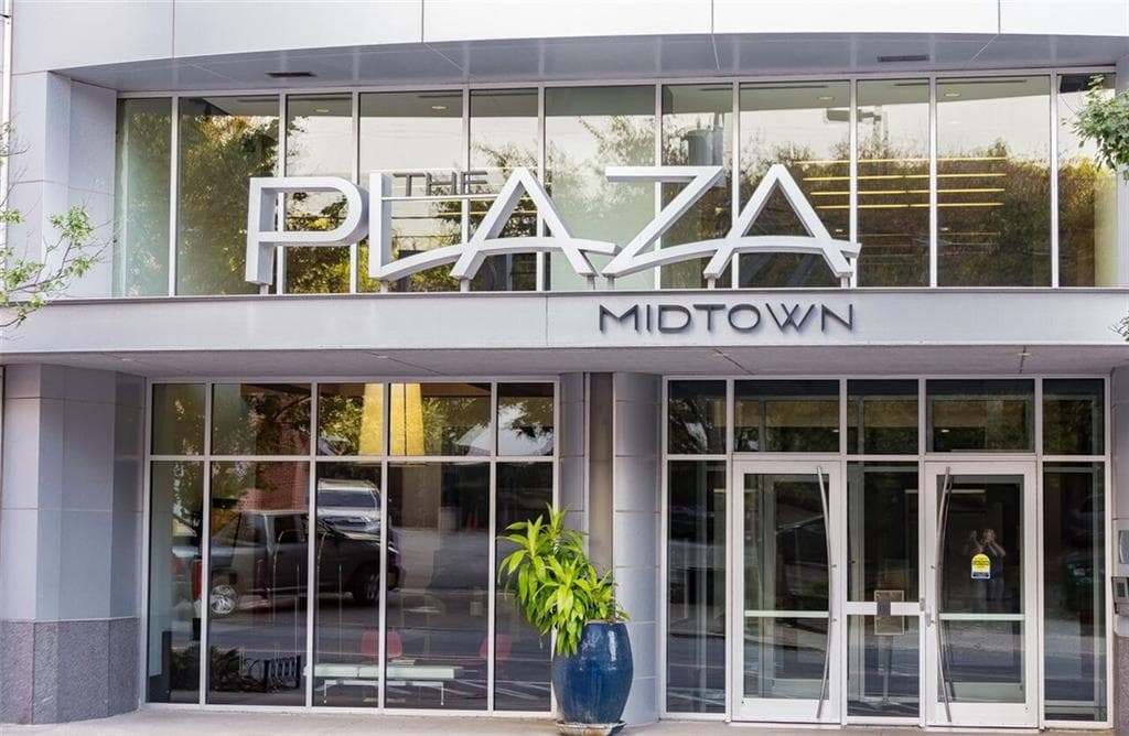 1 bedroom, 895 sq ft condominium sold at 44 Peachtree Place 621, Atlanta, GA 30309