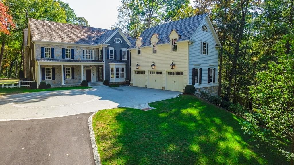 5 bedroom, 7,800 sq ft single family residence sold at 3531 Nancy Creek Road, Atlanta, GA 30327