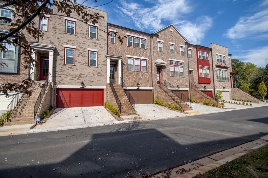 1140 Holly Avenue 1140, Dunwoody, GA 30338 — most recent listing photo