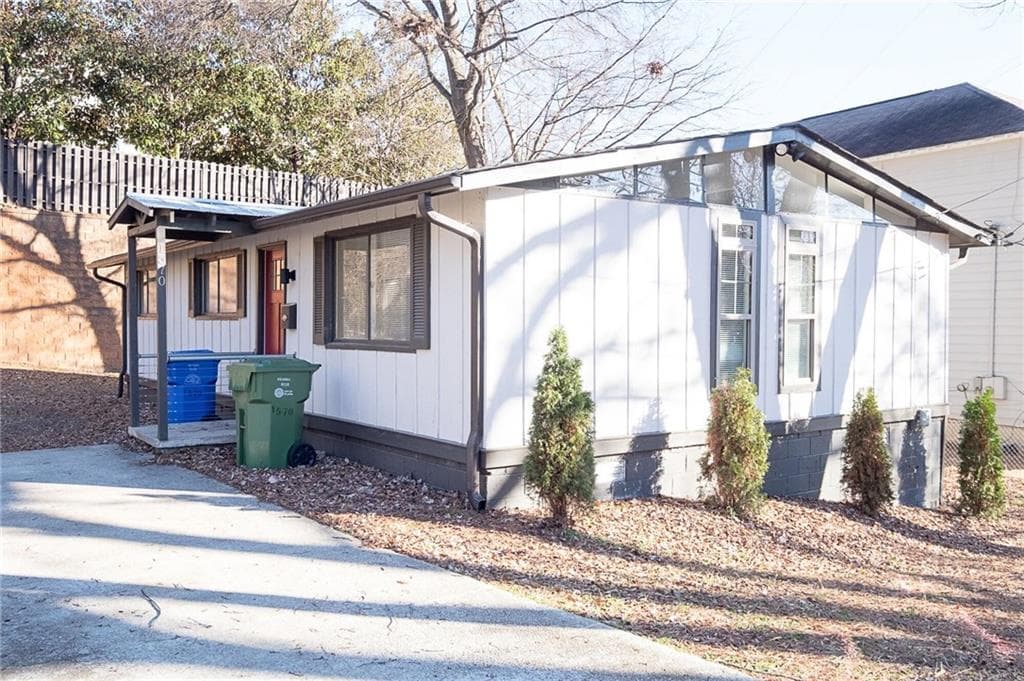 3 bedroom, 1,200 sq ft single family residence sold at 1570 New Street, Atlanta, GA 30307