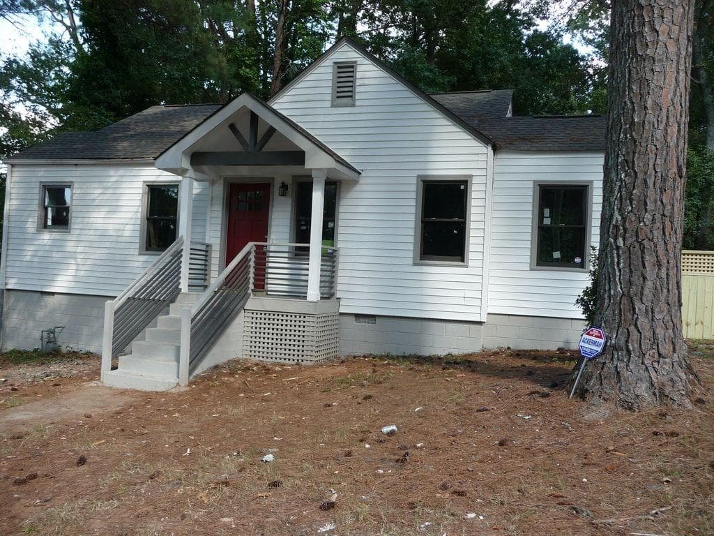 3 bedroom, 1,425 sq ft single family residence sold at 1834 Ridgeland Drive, Decatur, GA 30032