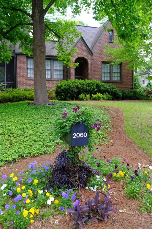 4 bedroom, 2,520 sq ft single family residence sold at 2060 Fairhaven Circle, Atlanta, GA 30305