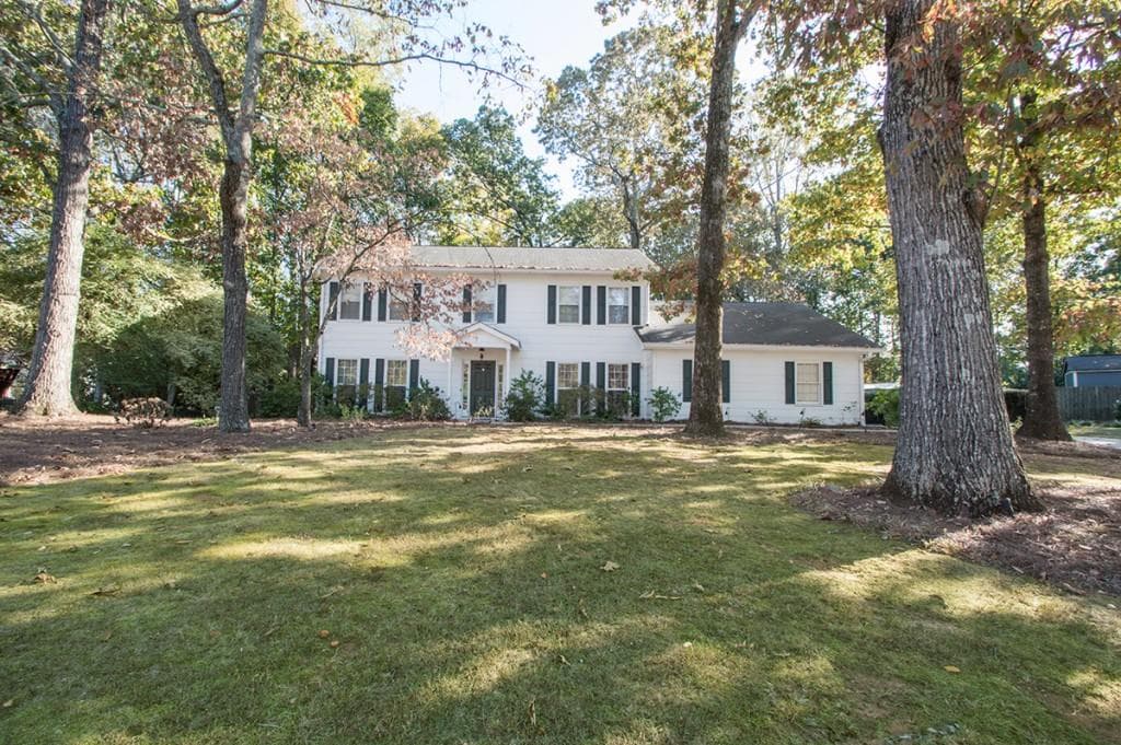 4 bedroom, 2,216 sq ft single family residence sold at 4584 Cinco Drive, Lilburn, GA 30047