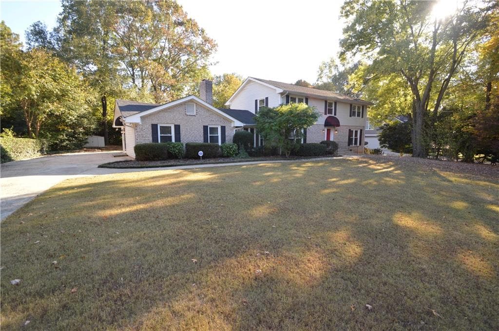 6 bedroom, 3,584 sq ft single family residence sold at 1901 Cedar Canyon Drive, Atlanta, GA 30345