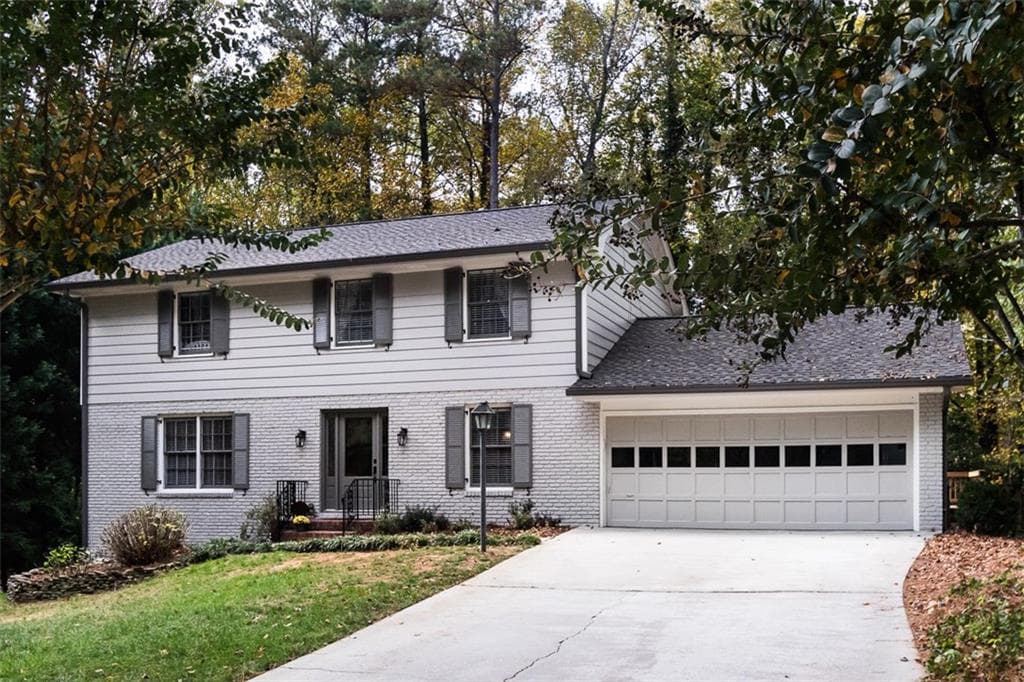 4 bedroom, 2,900 sq ft single family residence sold at 4902 Leeds Court, Atlanta, GA 30338
