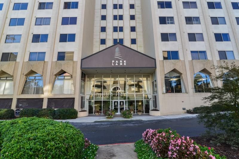2 bedroom condominium sold at 2479 Peachtree Road 1616, Atlanta, GA 30305
