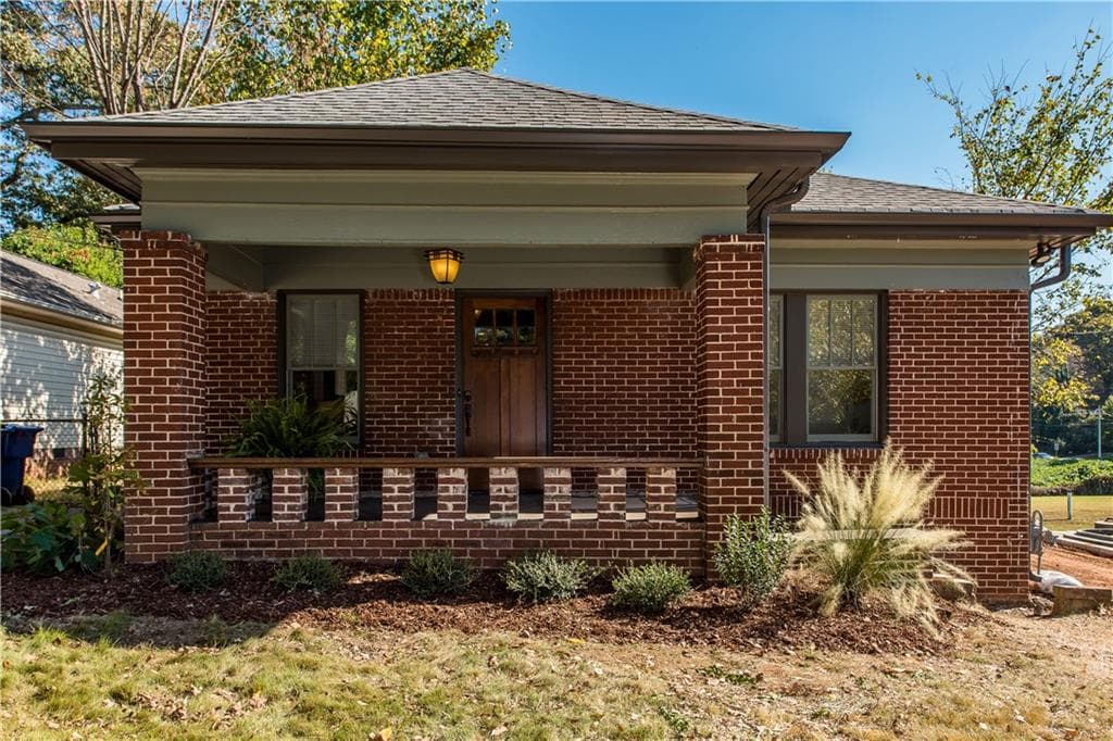 3 bedroom, 1,490 sq ft single family residence sold at 184 Dahlgren Street, Atlanta, GA 30317