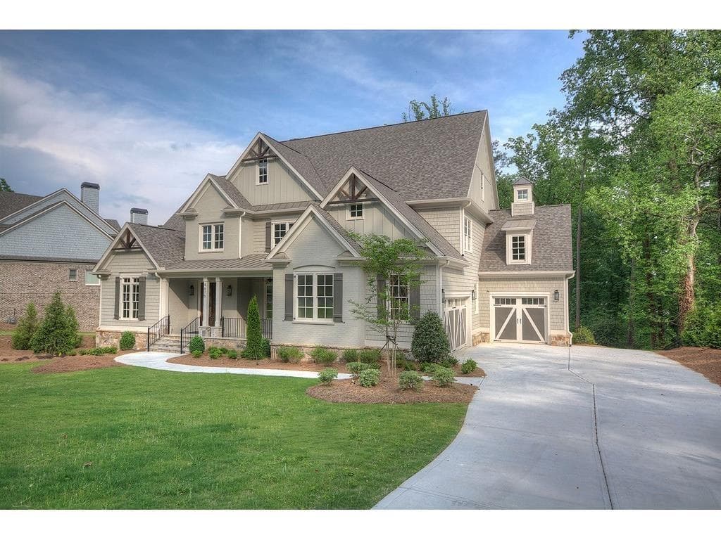 6 bedroom, 4,826 sq ft single family residence sold at 4675 Mystic Drive, Atlanta, GA 30342