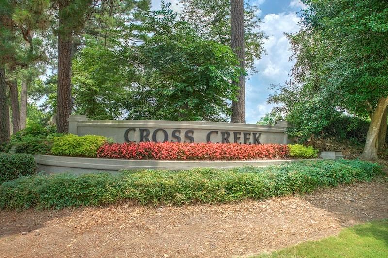 1 bedroom, 812 sq ft condominium sold at 84 De Arc Place, Atlanta, GA 30327