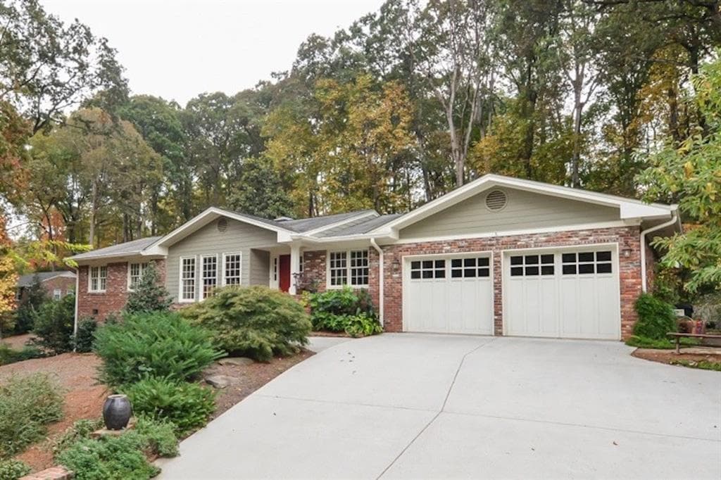 3 bedroom, 2,171 sq ft single family residence sold at 365 Forest Hills Drive, Atlanta, GA 30342