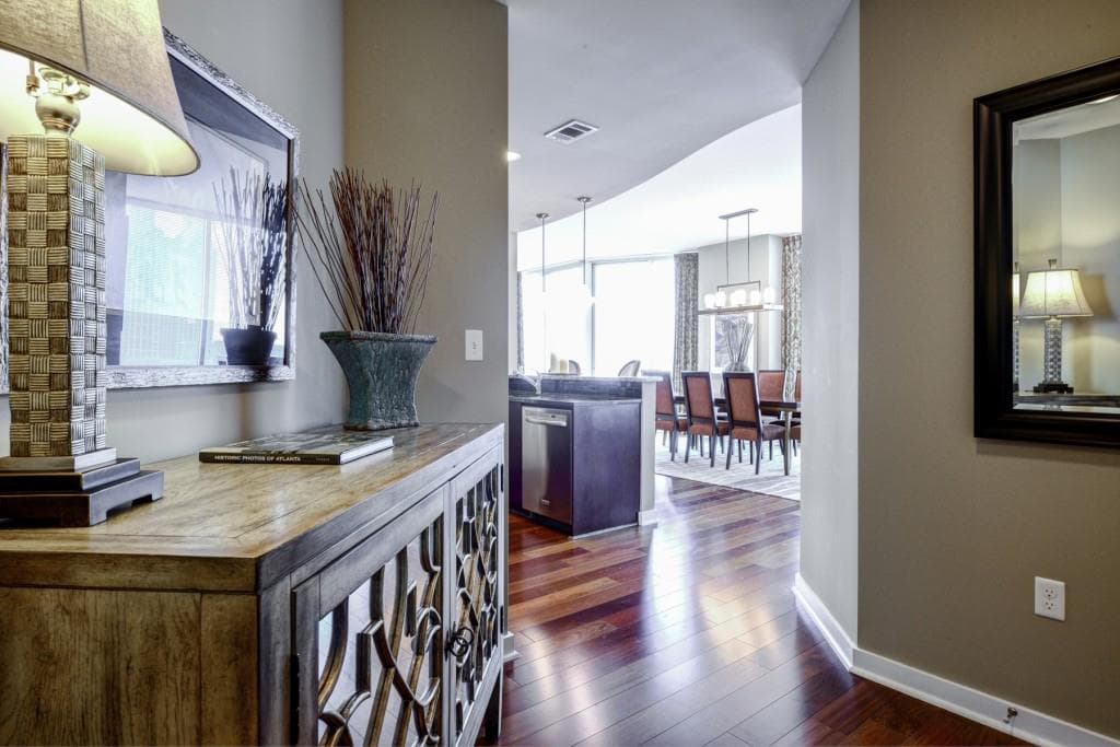 2 bedroom, 1,494 sq ft condominium sold at 400 W Peachtree Street 3911, Atlanta, GA 30308