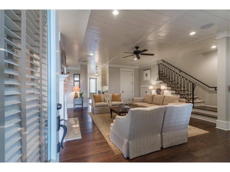 3 bedroom, 1,890 sq ft condominium sold at 1144 Canton Street 204, Roswell, GA 30075