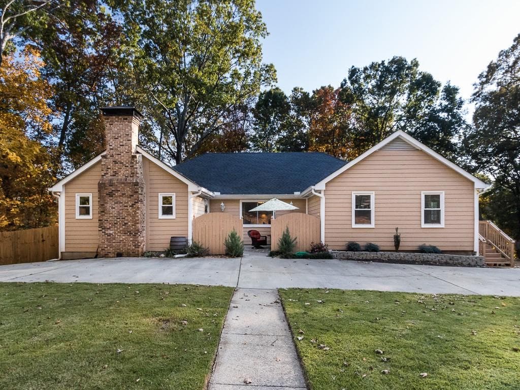 2880 Canton Hills Drive, Marietta, GA 30062 — most recent listing photo