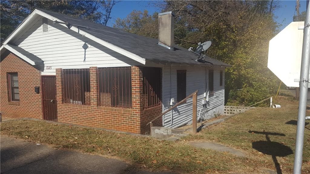 3 bedroom single family residence sold at 1225 Westview Drive, Atlanta, GA 30310