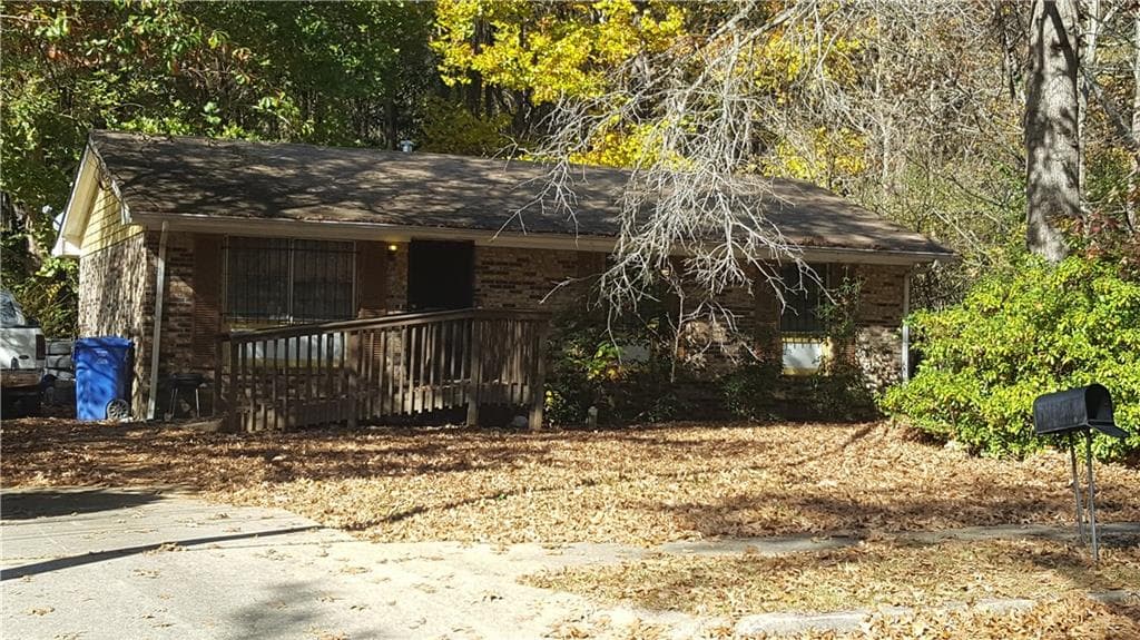 3 bedroom single family residence sold at 725 Plainville Trail, Atlanta, GA 30331