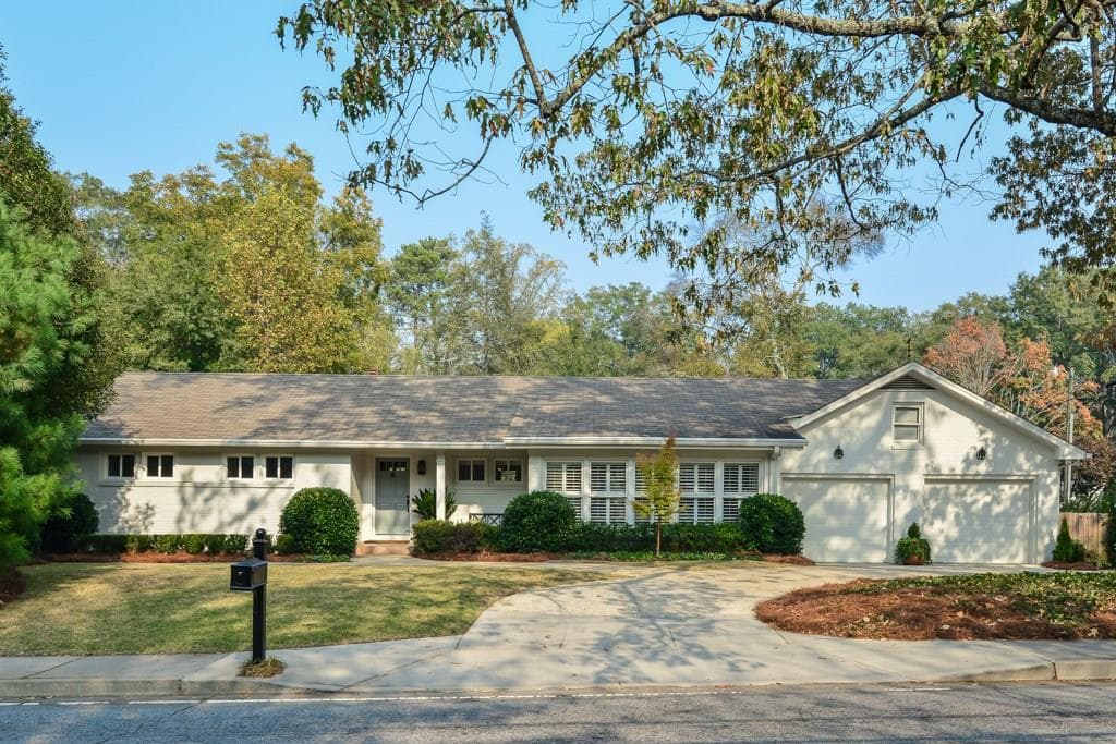 4 bedroom, 1,801 sq ft single family residence sold at 3005 Howell Mill Road, Atlanta, GA 30327