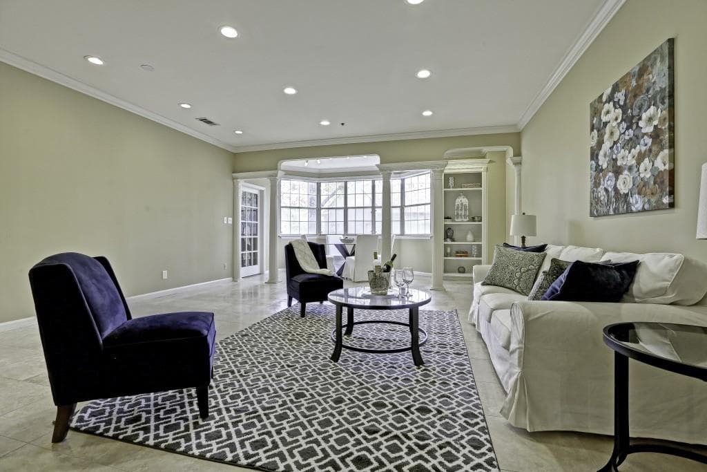 2 bedroom, 1,479 sq ft condominium sold at 2499 Peachtree Road 201, Atlanta, GA 30305