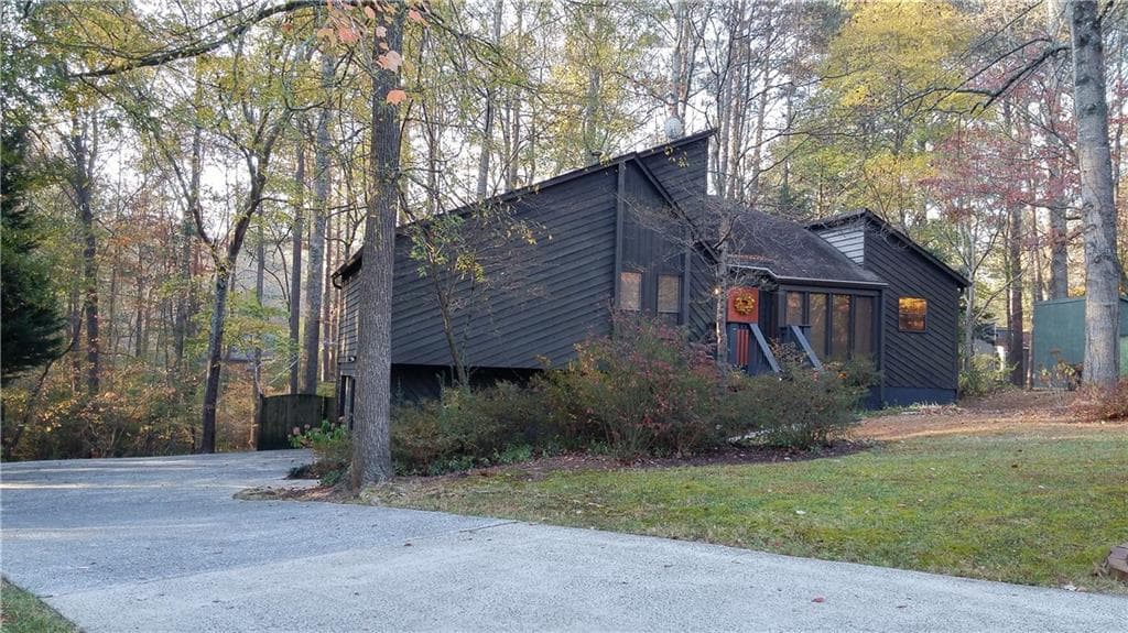 3 bedroom, 2,068 sq ft single family residence sold at 246 Sharney Lane, Kennesaw, GA 30144