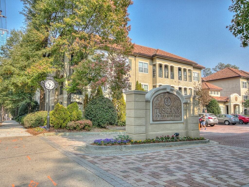 1 bedroom, 821 sq ft condominium sold at 955 NE Juniper Street 3227, Atlanta, GA 30309