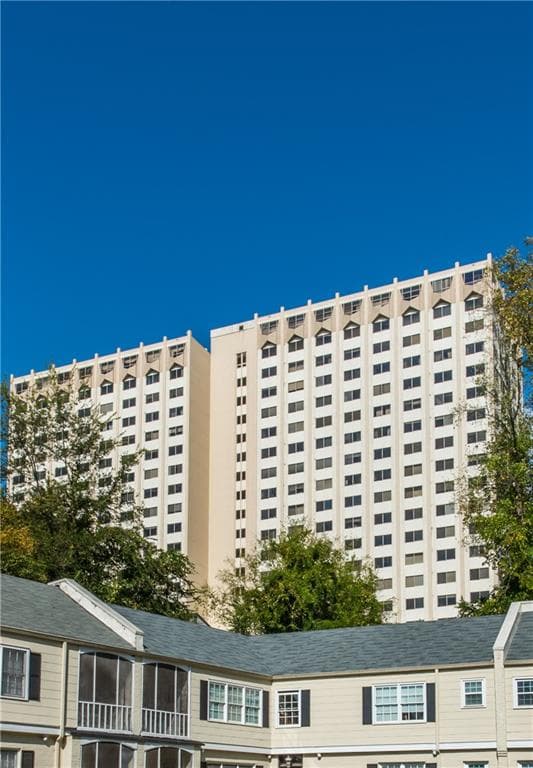 1 bedroom, 837 sq ft condominium sold at 2479 Peachtree Road 1507, Atlanta, GA 30305