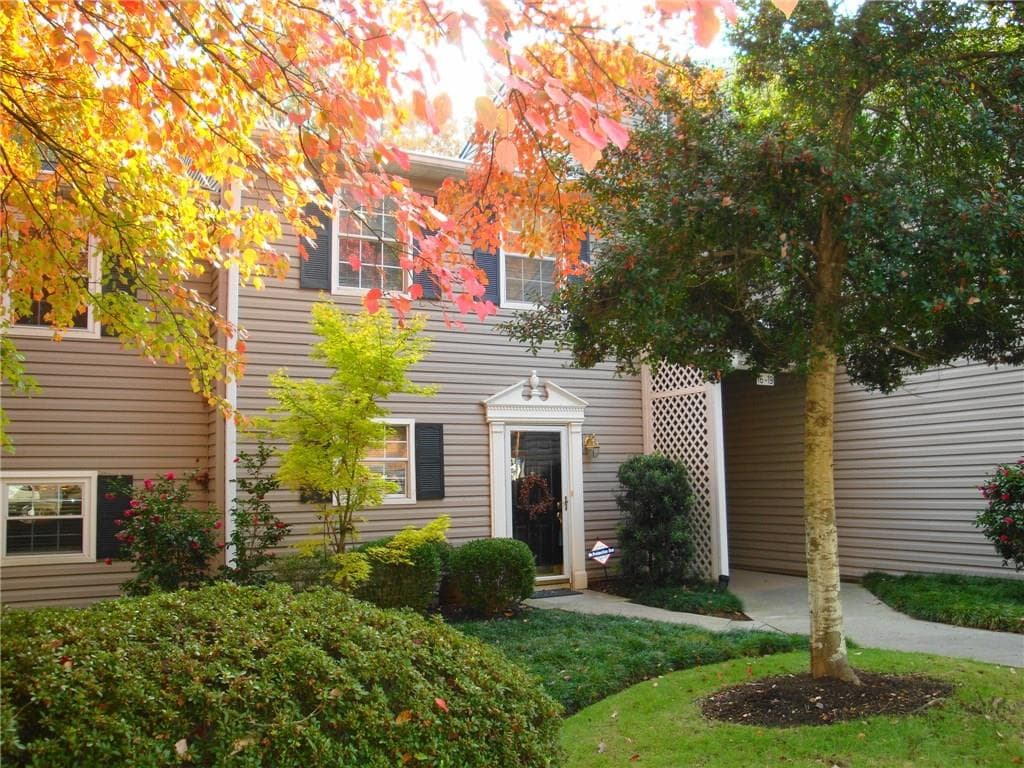 2 bedroom, 1,406 sq ft condominium sold at 1750 CLAIRMONT Road 15, Decatur, GA 30033