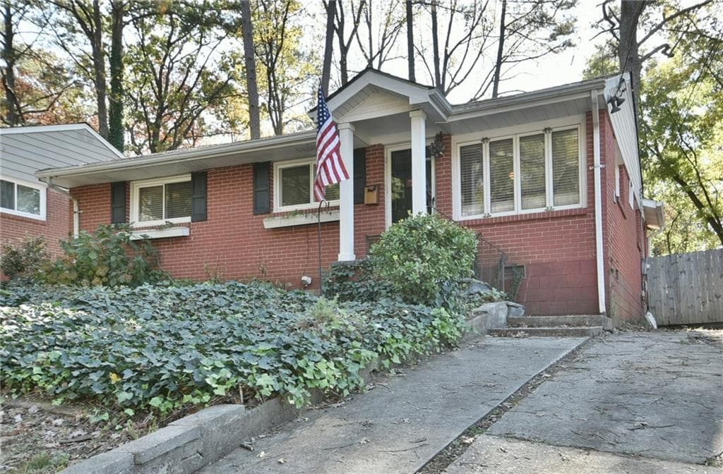 3 bedroom, 1,154 sq ft single family residence sold at 1207 Argonne Way, Atlanta, GA 30324