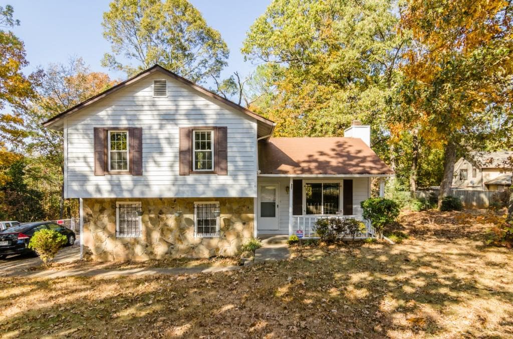 3 bedroom, 1,246 sq ft single family residence sold at 1040 Forest East Drive, Stone Mountain, GA 30088