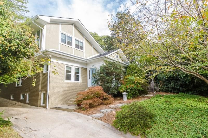 3 bedroom, 3,142 sq ft single family residence sold at 608 Sherwood Road, Atlanta, GA 30324