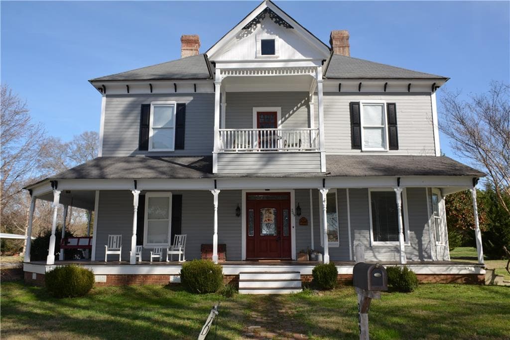 5 bedroom, 3,872 sq ft single family residence sold at 309 S Main Street, Adairsville, GA 30103