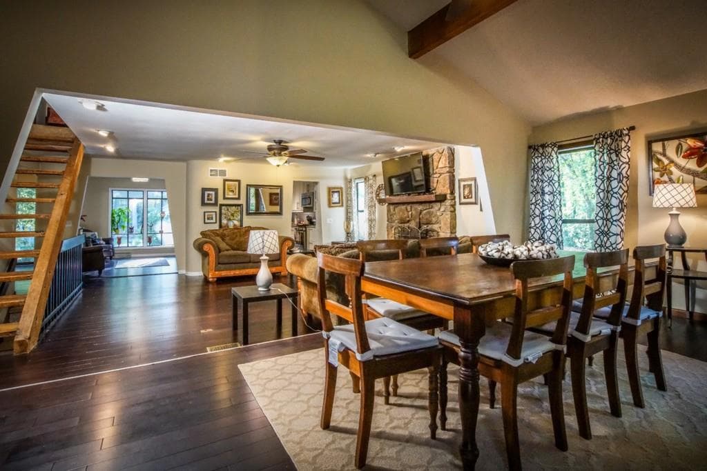 2720 Georgian Court, Marietta, GA 30068 — most recent listing photo