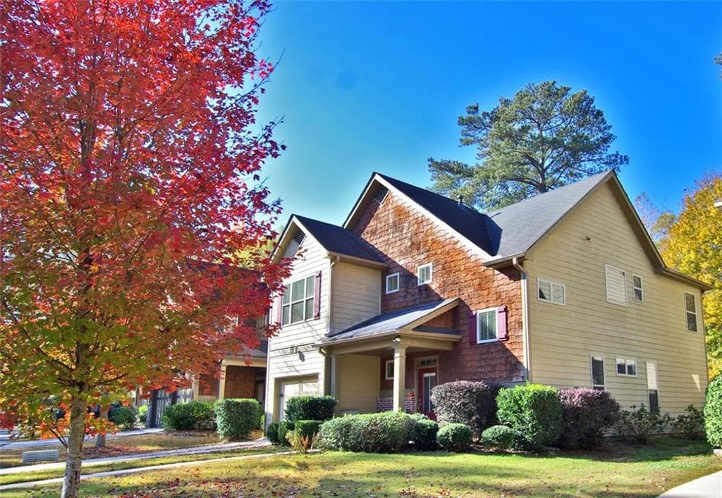 3 bedroom, 2,012 sq ft single family residence sold at 1957 Brantley Walk Lane, Atlanta, GA 30318