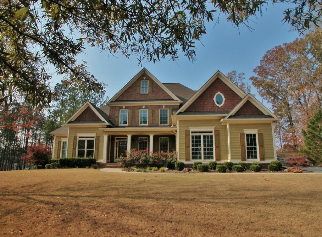 5 bedroom, 4,711 sq ft single family residence sold at 6465 Valley Crossing Way, Cumming, GA 30028