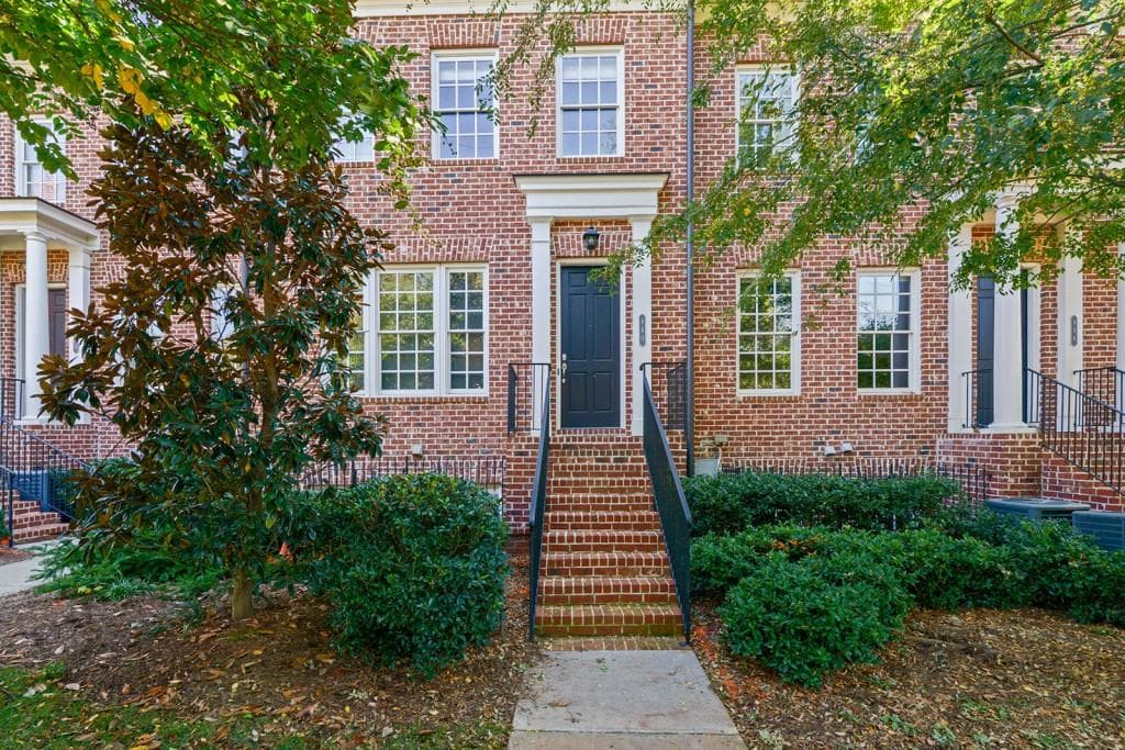 3 bedroom, 2,363 sq ft townhouse sold at 860 Lullwater Park Lane, Atlanta, GA 30306