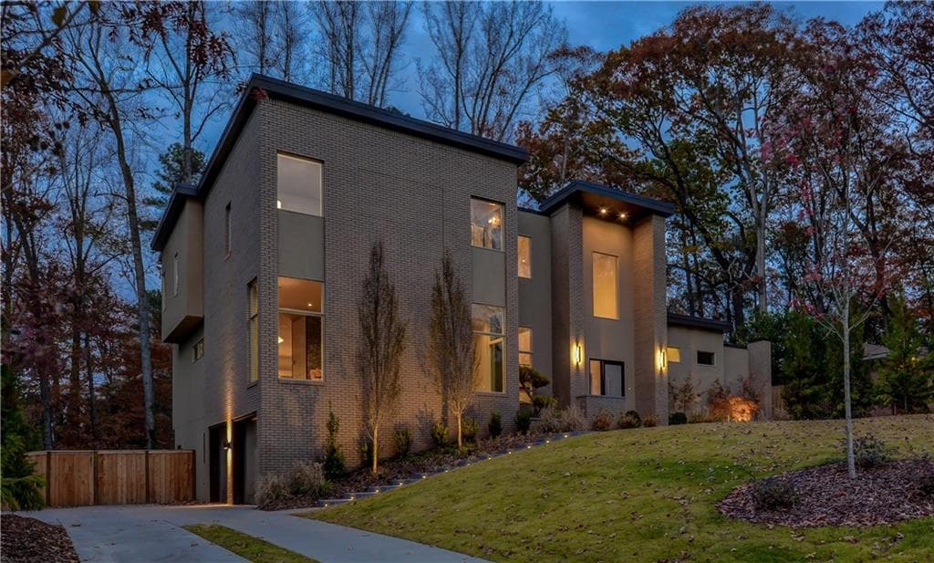 4 bedroom, 3,784 sq ft single family residence sold at 1310 Hopkins Terrace, Atlanta, GA 30324