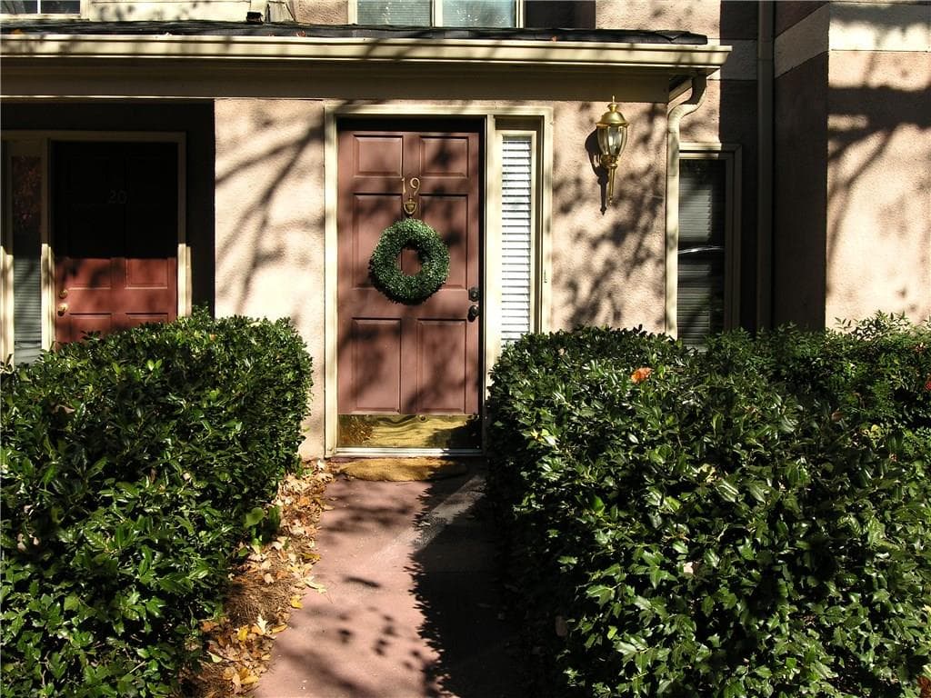 3 bedroom, 1,550 sq ft condominium sold at 19 Brittany Way, Atlanta, GA 30324